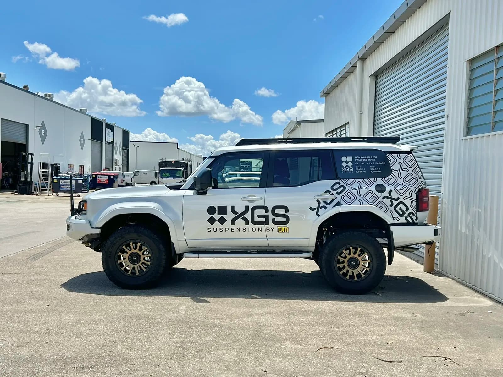 TJM XGS Prado wrap, full side profile