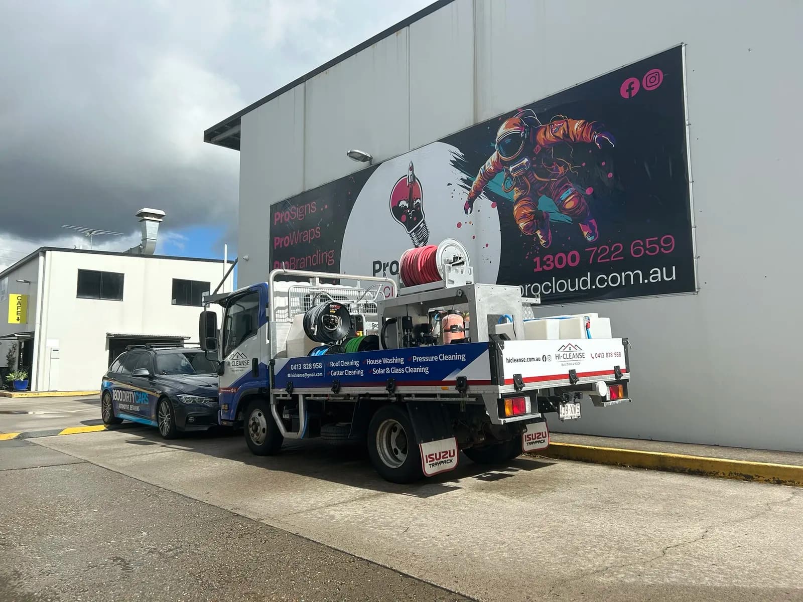 Hi-Cleanse truck rear three-quarter, ProCloud mural
