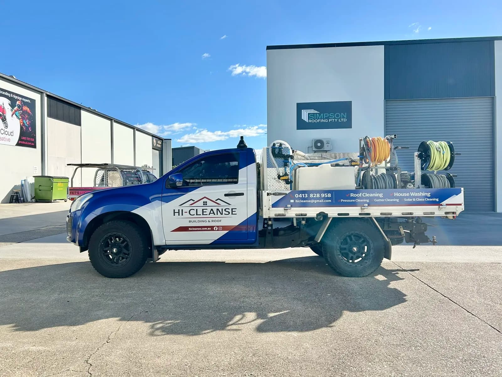 Hi-Cleanse Isuzu tray ute side profile