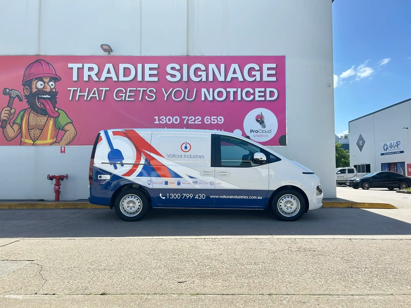 Voltora Staria van profile, Tradie Signage banner