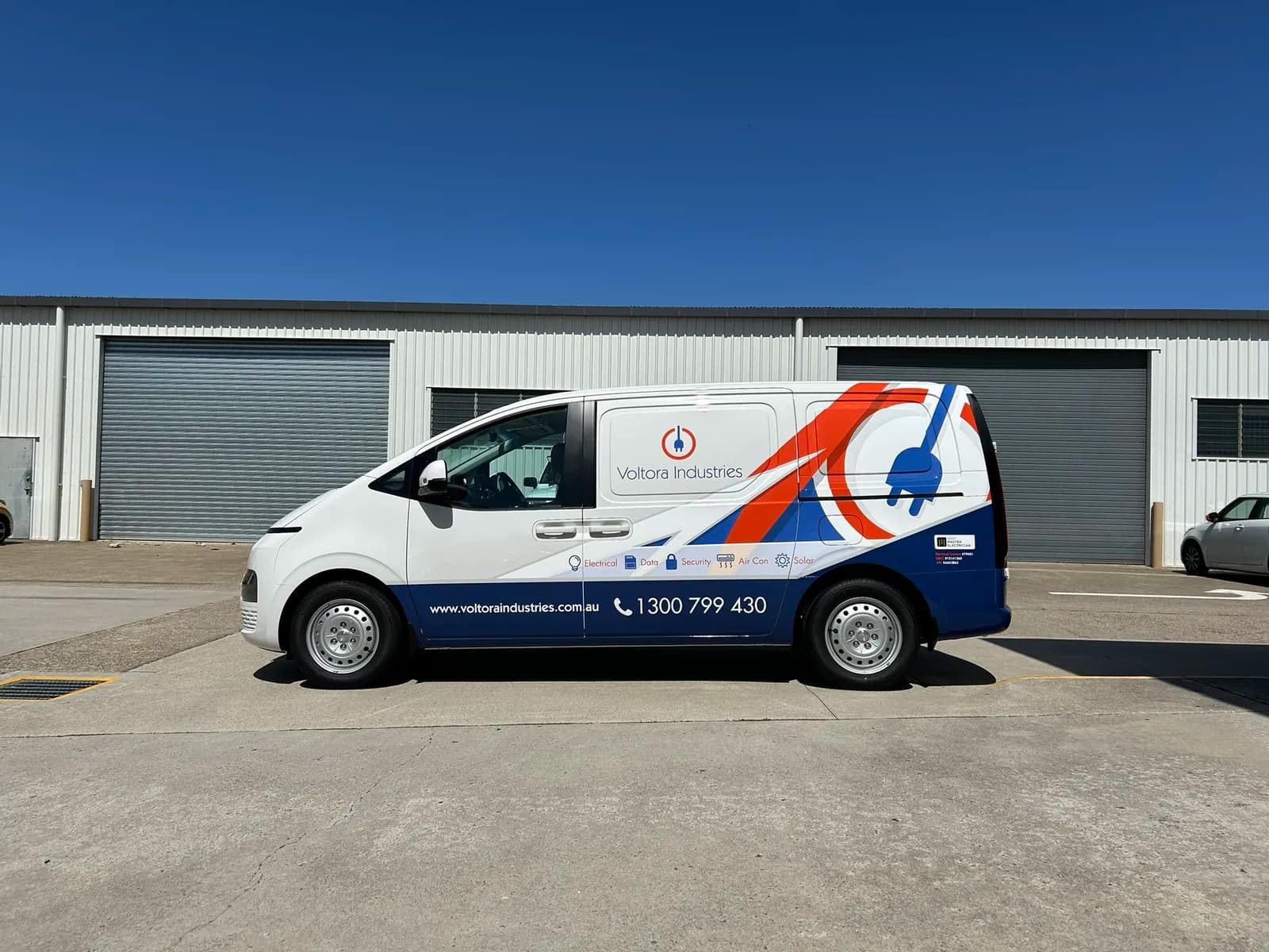 Voltora Industries Staria van full side profile