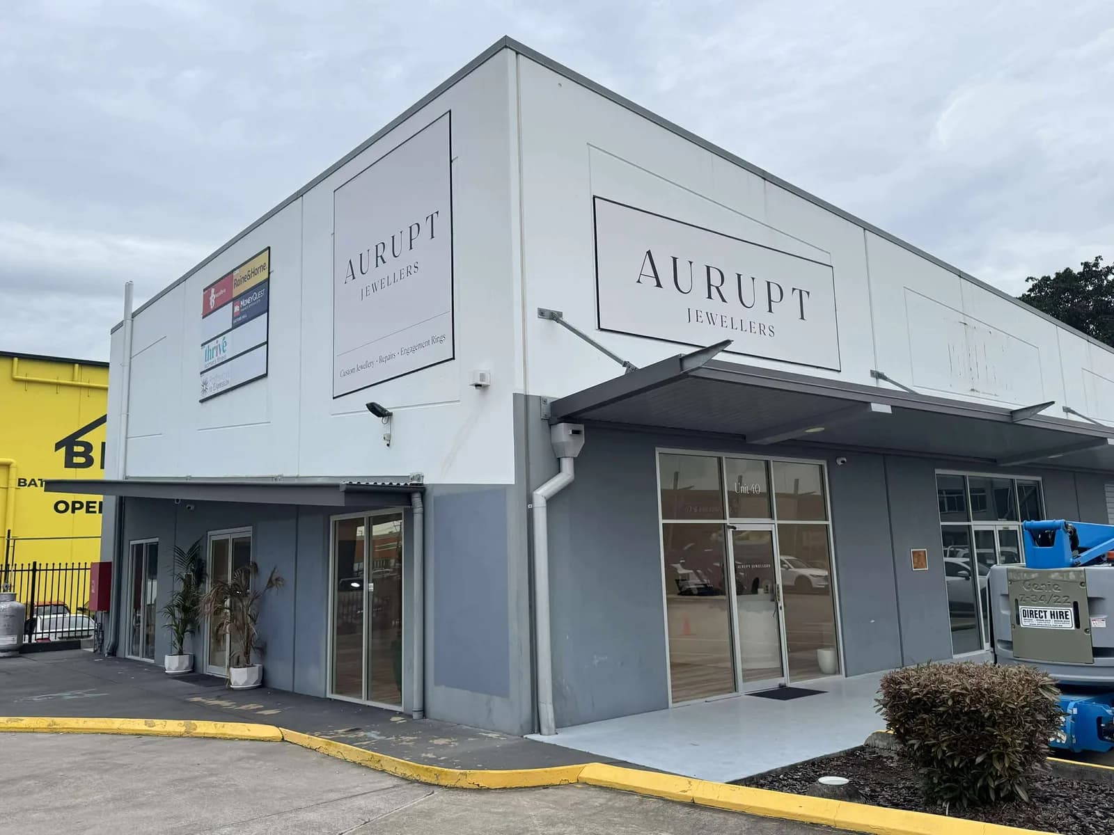 Aurupt Jewellers fascia and panel signage